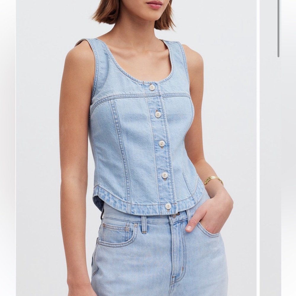 Madewell sleeveless denim button top
